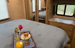 Go Yonder! 2022 Thor Motor Coach Magnitude GA 31
