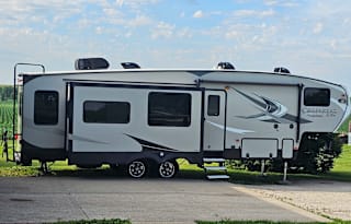2018 Coachmen RV Chaparral  Lite 30RLS