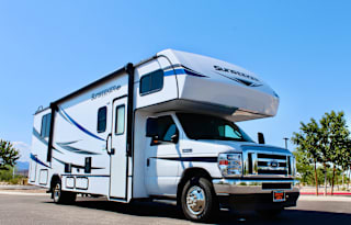 Home2Go - 2022 Forest River Sunseeker LE 2850SLE