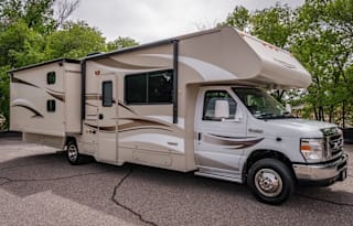 31' Winnie 10 Sleeper w Bunks - 2 SlideOuts! WiFi