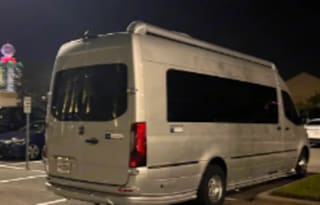 Tommy -2023 Mercedes-Benz airstream