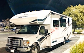Perfect  size 2019 Jayco Redhawk 26XD S