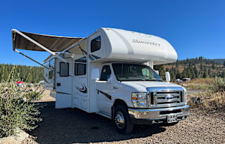 Spacious & Clean 2014:4 TVS &2 SLIDE OUTS:Sleeps 8