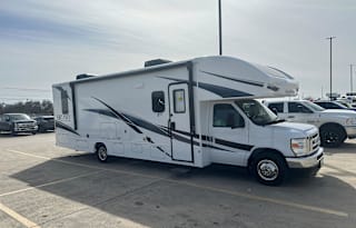 2024 Fully Loaded Pet Friendly RV Rental!