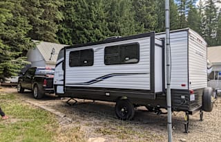 2021 Keystone travel trailer pet friendly