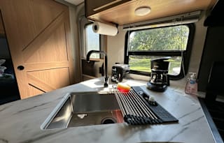 All-Inclusive Experience - 34' 2022 Avenger 27DBS