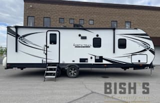 Modern Family & Pet Friendly North Trail Ultralite