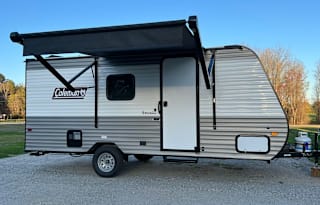 New 2023* Easy to tow* Bunkhouse* "Bumblebee"