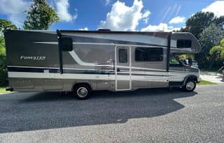32ft Fully Equipped RV | Sleeps up to 6