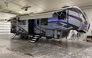 Turner Family Abode on Wheels - Pet Friendly!