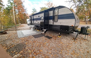 We DELIVER, setup, & break down! Sleeps 10 people