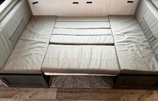 Family friendly  Aspen trail 32’ Bunkhouse