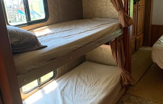 2011 Coachmen RV Mirada 34BH