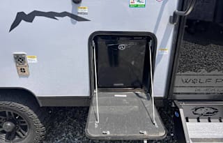 2024 FOREST RIVER RV CHEROKEE WOLF PUP BLACK