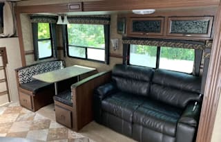 Family ready bunkbed camper trailer that sleeps 10