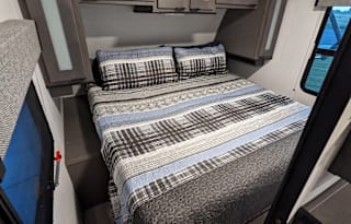 King Bed and Private Quad bunks  2022 Cruiser MPG