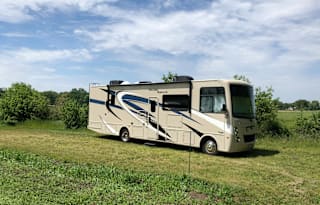Big Crew Coach Family Rental