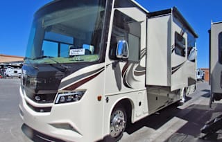 “Nikkiwoo Travels RV Rental”