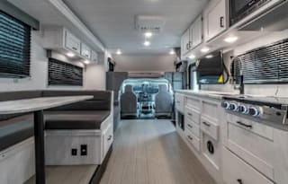 2022 EAST TO WEST Entrada 2900DS ENDLESS ADVENTURE