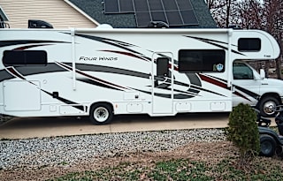 2022 Thor w/ Bunk Beds (Tow dolly available)
