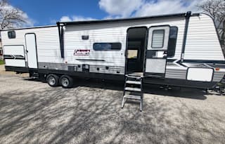 2022 Dutchmen RV Coleman Lantern Series 334BH
