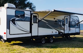 “Miami Vibe”, Family Friendly Resort on wheels!