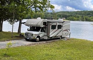Thor Class C - With 2 Electric Bikes and Fire Pit