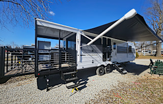 Bunkhouse with a Patio!