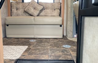 4 Seasons Mercedes Winnebago