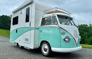 Volkswagen Bus RetroRV "Beka"