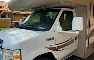 Castillo's drivable bunkhouse pn wheels! Fits 10!