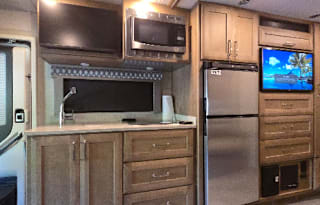 Luxury Camping in a Tiffin Wayfarer Mercedes-Benz