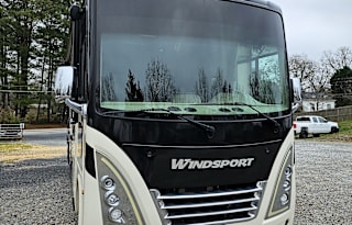 2022 Thor Windsport!  Road Trip Dream Coach!