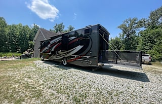 2022 Thor Motor Coach Outlaw 38KB