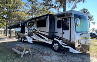 LUXURY RV