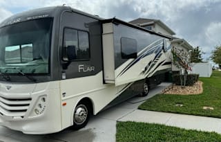 2021 Fleetwood RV Flair 29M