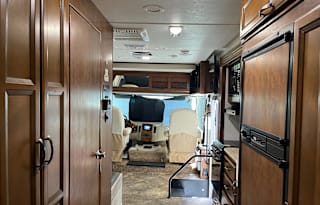 Low Mileage 2014 Thor Ace 27.1 Class A RV Sleeps 5