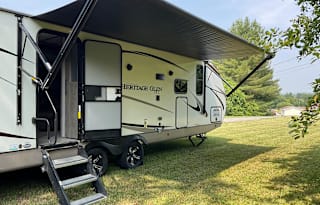 Pet Friendly Cozy Camper