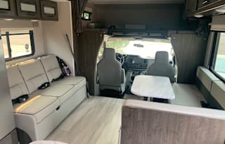 2022 Coachmen Leprechaun 260DS Ford 450, Sleeps 8