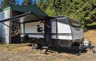Happy Camper Hideout 2023 Keystone Hideout 181BH