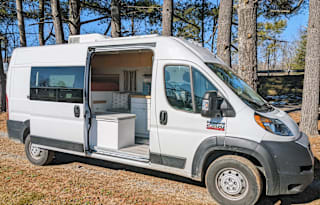 Deazy: RAM ProMaster Camper Van