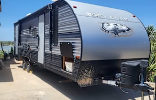 Dawn and James Kid Approved Camper Rental