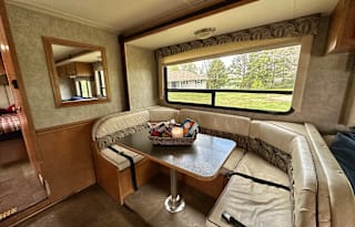 2016 Minnie Winnie Camping Machine