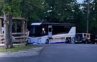 2020 Winnebago Horizon 42Q