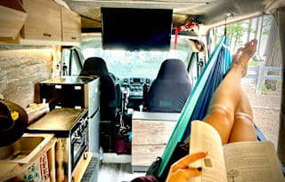 Vagabond Sunrise Van Freedom! Custom SelfContained
