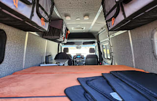 ROVENN - Mercedes Winnebago Adventure Wagon++ 70SE