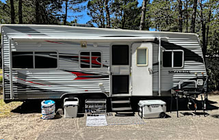 Toy hauler - clean and fully stocked!