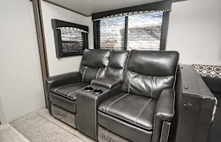 2022 Prime Time RV Avenger 27DBS
