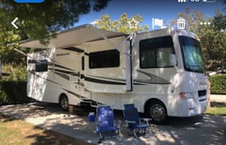 32ft Class A - Perfect Size RV