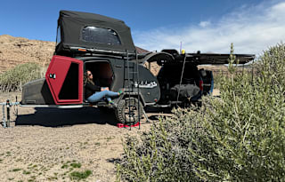 Simon, 2024 Escapod Voyager Topo2 w/ Roof Top Tent